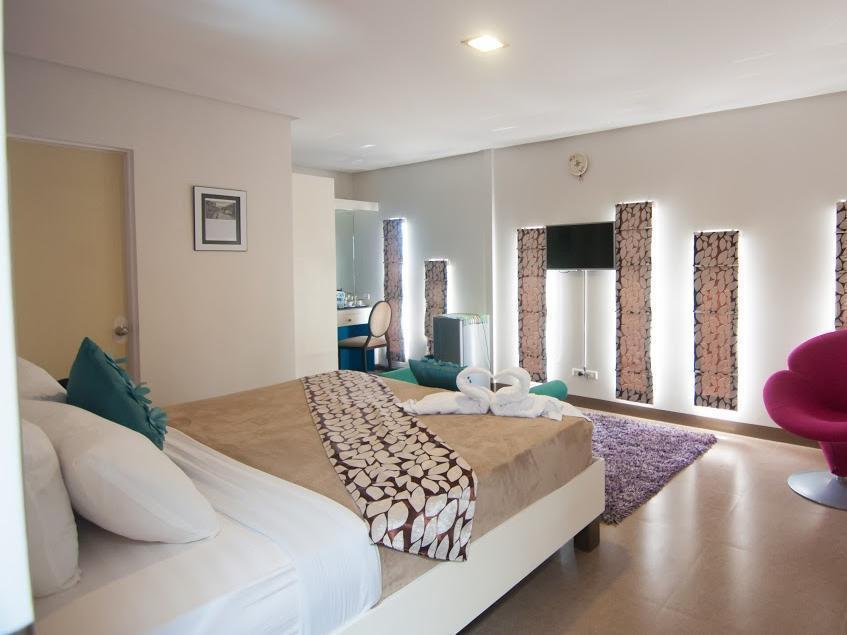 Avenue One Hotel Upper Digos Экстерьер фото
