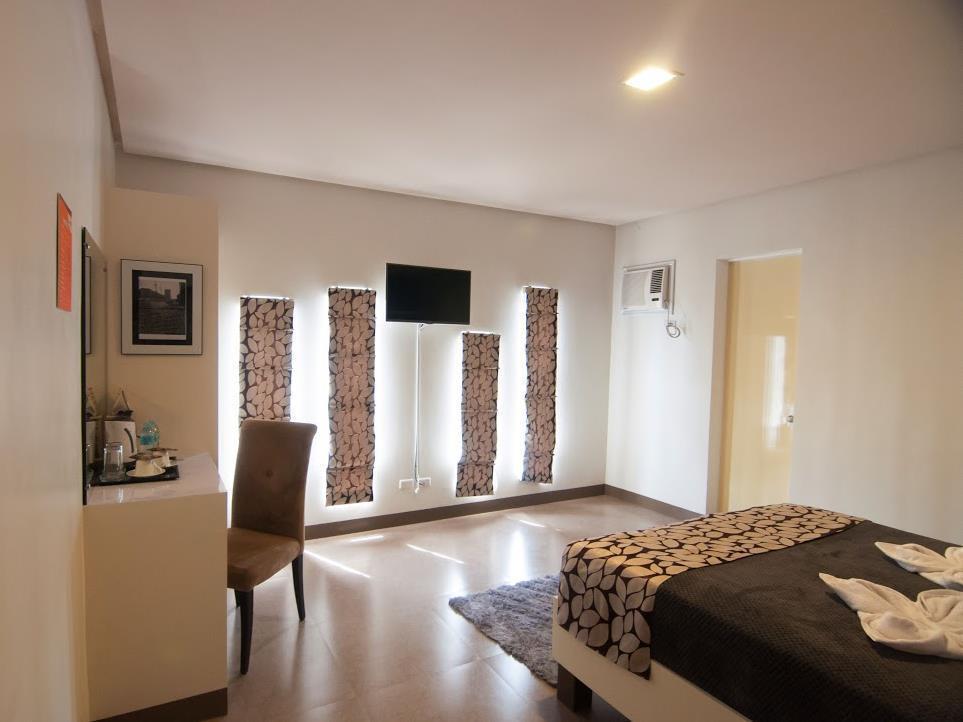 Avenue One Hotel Upper Digos Экстерьер фото